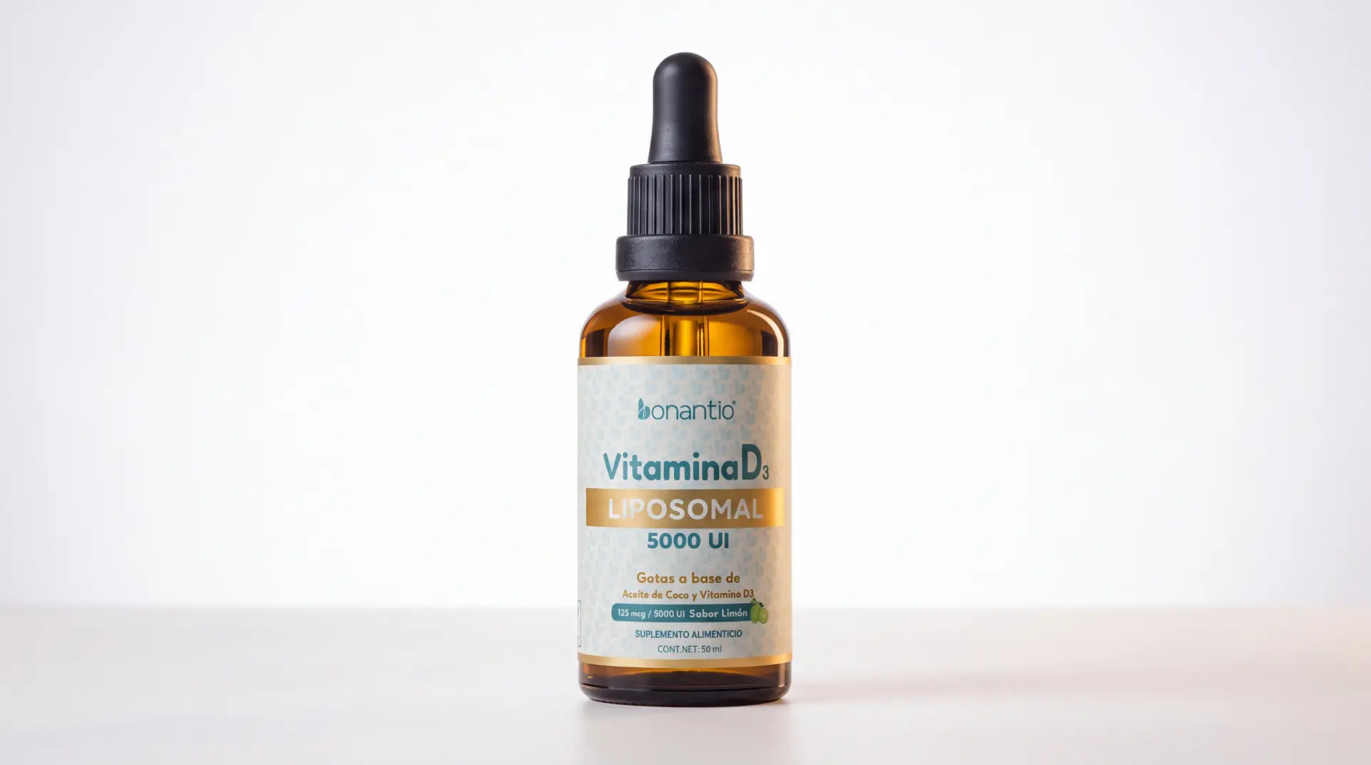 Frasco de Vitamina D3 Liposomal Bonantio sobre una mesa de cocina